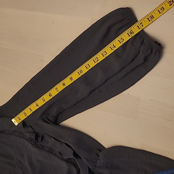 EUC Lauren Conrad Charcoal Grey Peasent Blouse with Builtn Camisole - Picture 6 of 15